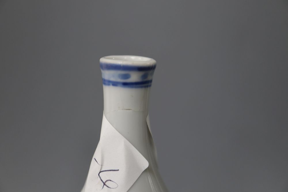 A Chinese miniature double gourd vase and stand, Kangxi, height 13.5cm